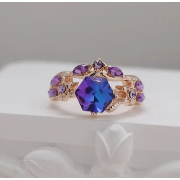 Blue Polygon Stone Ring Gold Band Flowers Lilac Size 8 - Picture 8 of 9